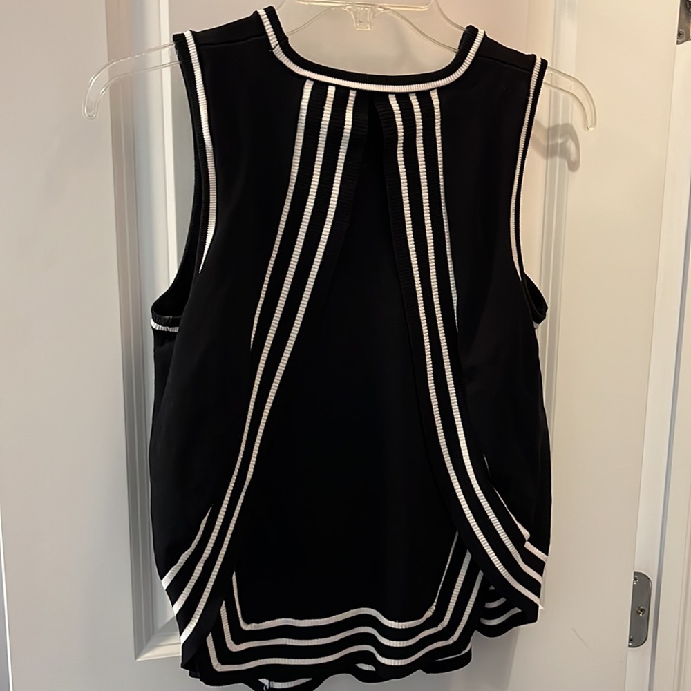 Kendall & Kylie Black and White Top - Picture 2 of 5